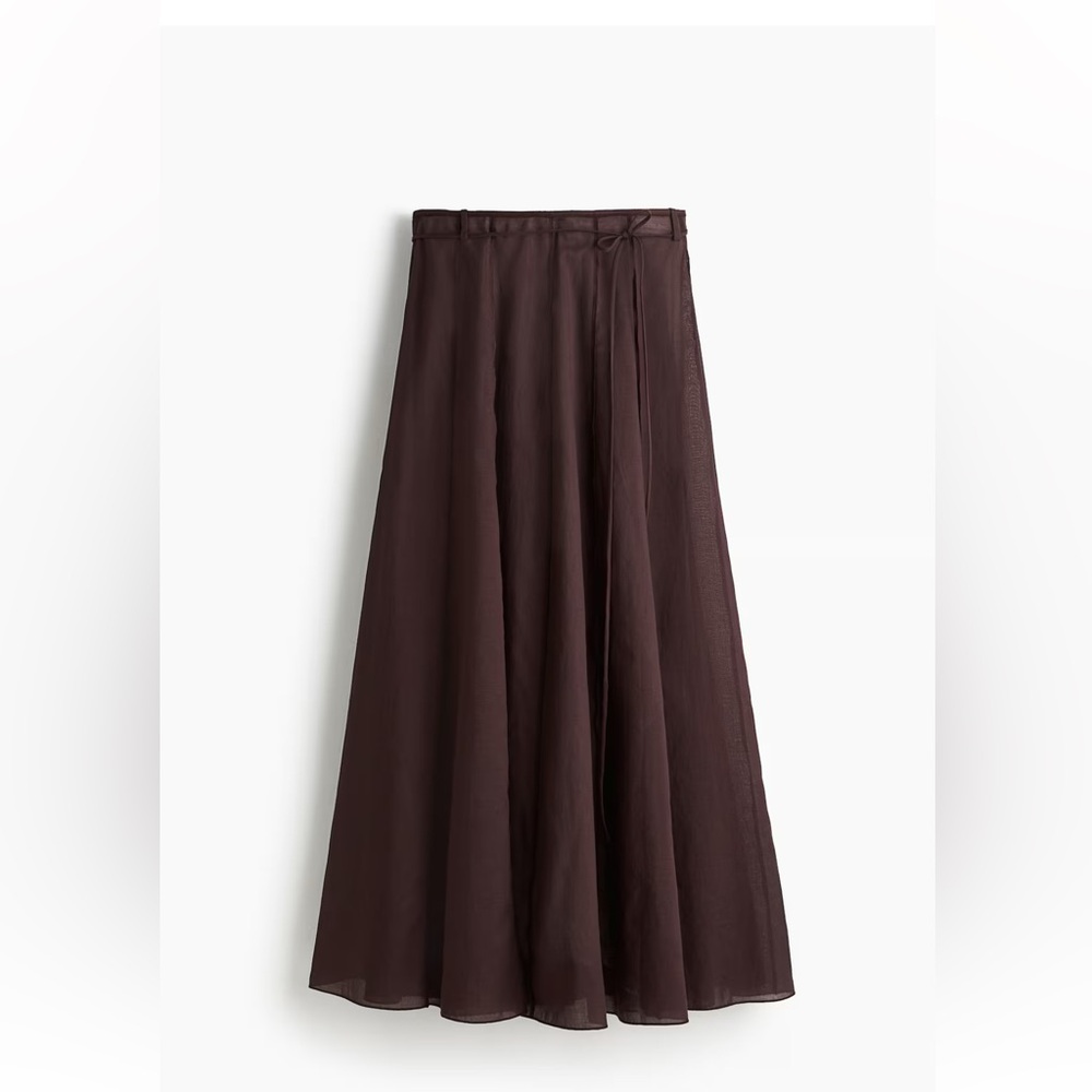 VOLUMINOUS BURGUNDY SKIRT